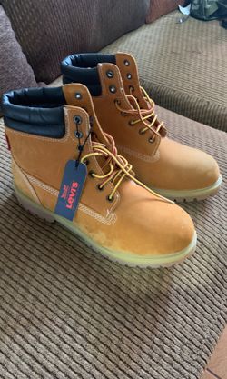Levis boots size 8