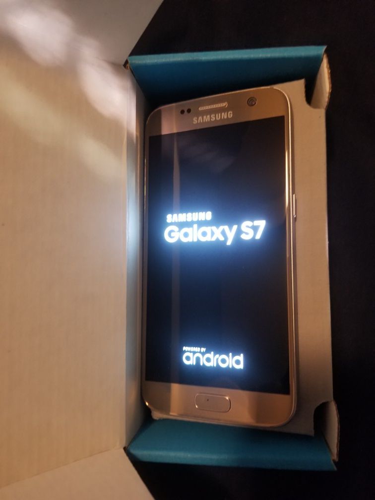 Samsung Galaxy S7 Gold Unlocked Excellent Condition