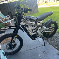 E-bike 2025 Champ Superhuman Dirt Bike 