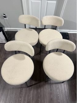 Dining Chair Set – 1 Wobbly Chair – Must Go ASAP