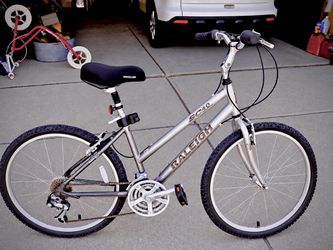 Raleigh SC40 Hybrid Off Road Commuter Bicycle