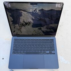 Near New 2025 MacBook Air 13" M4 - 6 Months Old + Free Logitech Mouse & Hub