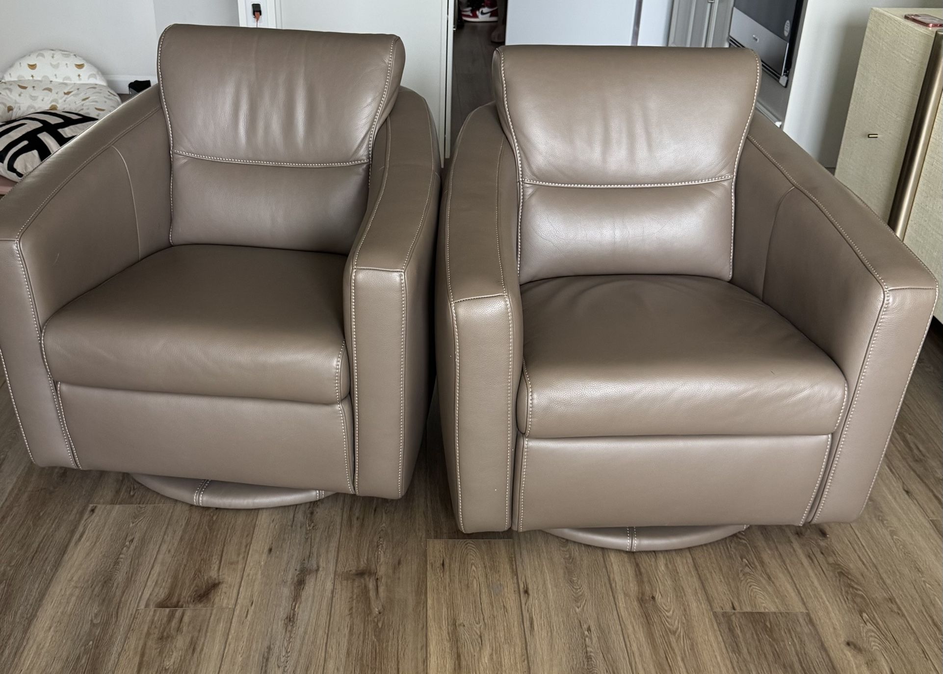 Leather Swivel Chairs 