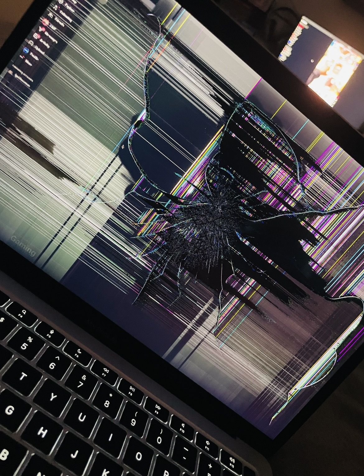 MacBook Air M1 2020 - SCREEN BROKEN