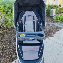 Chicco Bravo Quick Fold stroller-LIKE NEW USED TWICE!! BLACK FRIDAY SPECIAL!! 