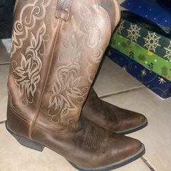 Women Ariat Boots 