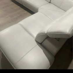 SECTIONAL GENUINE LEATHER RECLINER ELECTRIC WHITE COLOR.. DELIVERY SERVICE AVAILABLE 🚚💥🚚✅