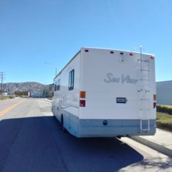 99 National RV.     Sea View Motorhome 