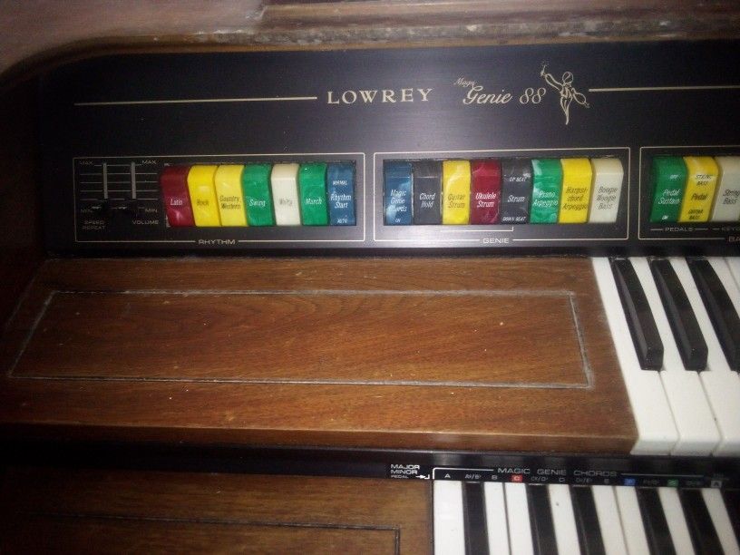 Lowery Organ