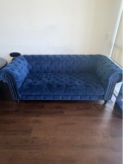Navy Blue Velvet Tufted Chesterfield Sofa - Stunning Statement Pieces
