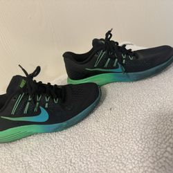 Women’s Nike Running Shoes Size 6