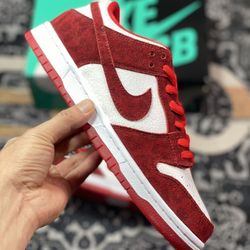 Dunk Low Premium SB 'Valentine's Day 2014'