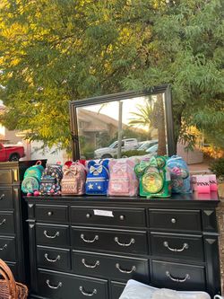 Sell mostly everything brand new in box or with tags sell White Knoll Court Henderson 89074