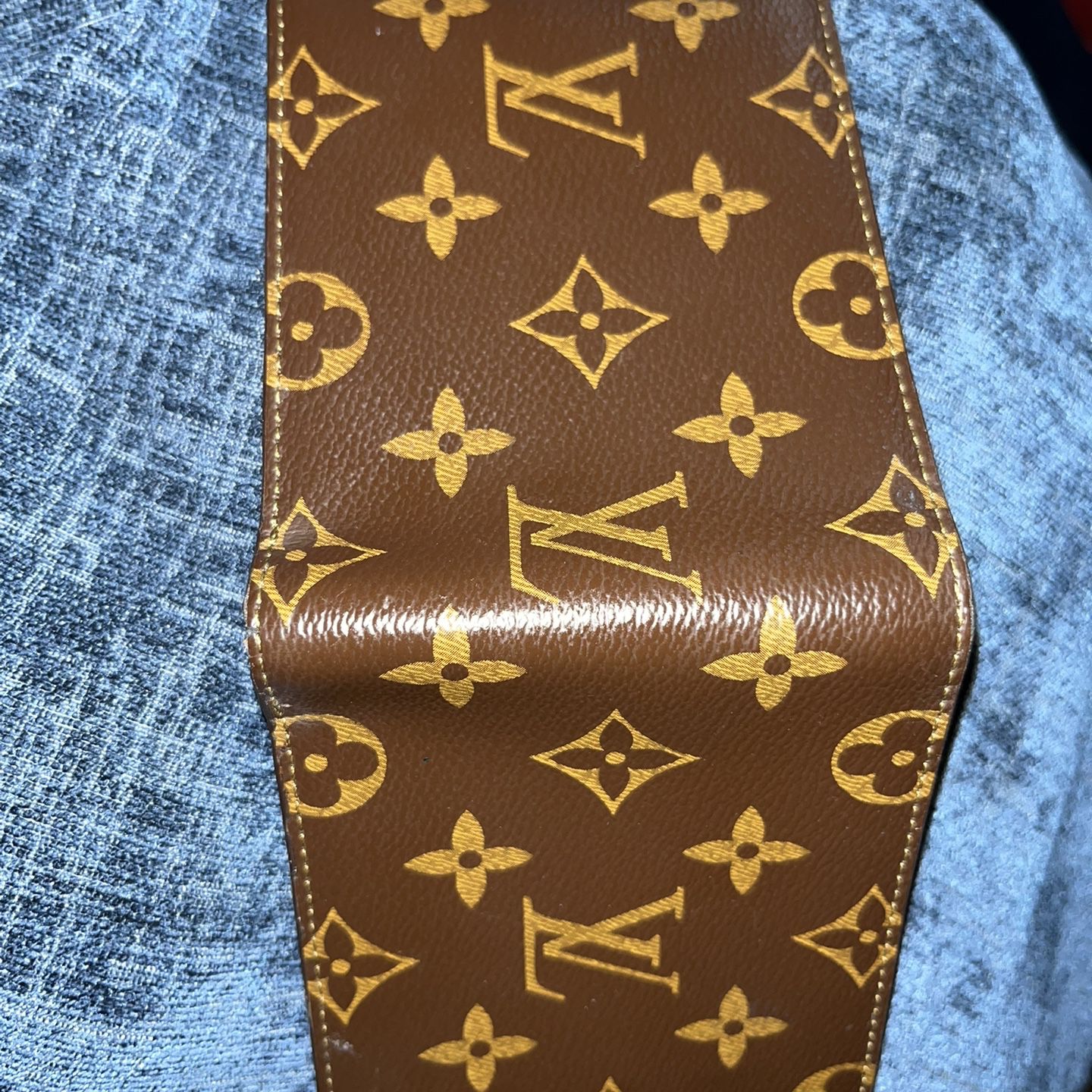 Louis Vuitton for Sale in Sanger, CA - OfferUp