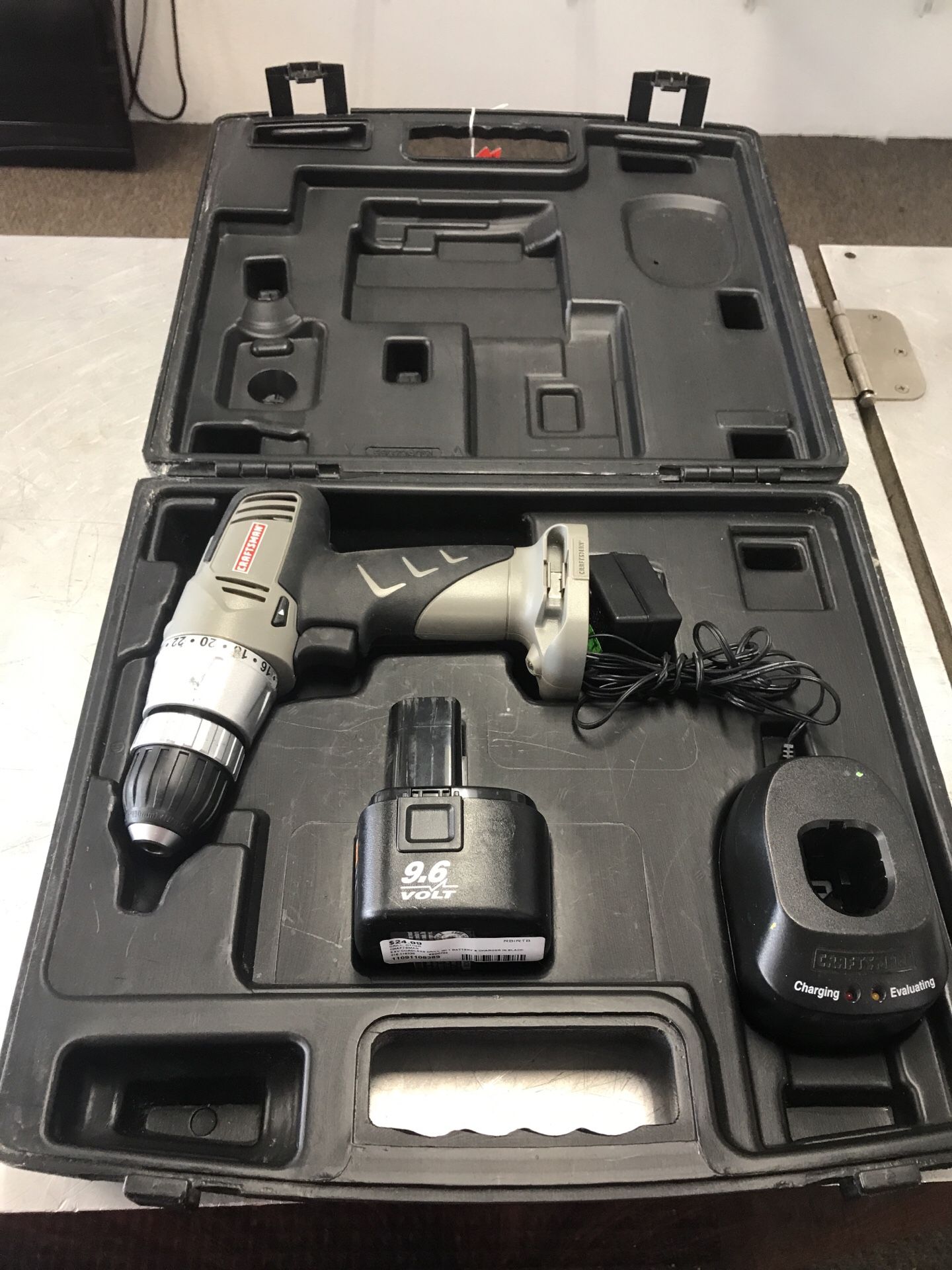 CRAFTSMAN 315.115330 9.6V DRILL W/ 1 BATTERY AND CHARGER