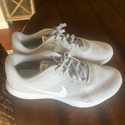 Nike Women’s Size 10 