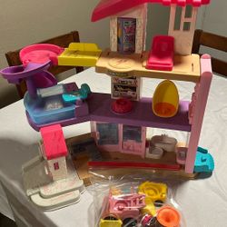 Barbie little People House
