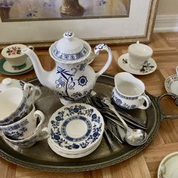 Blue Onion Tea Set 