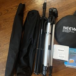 Like-New Photography & Content Creator Lighting Tripod Bundle
