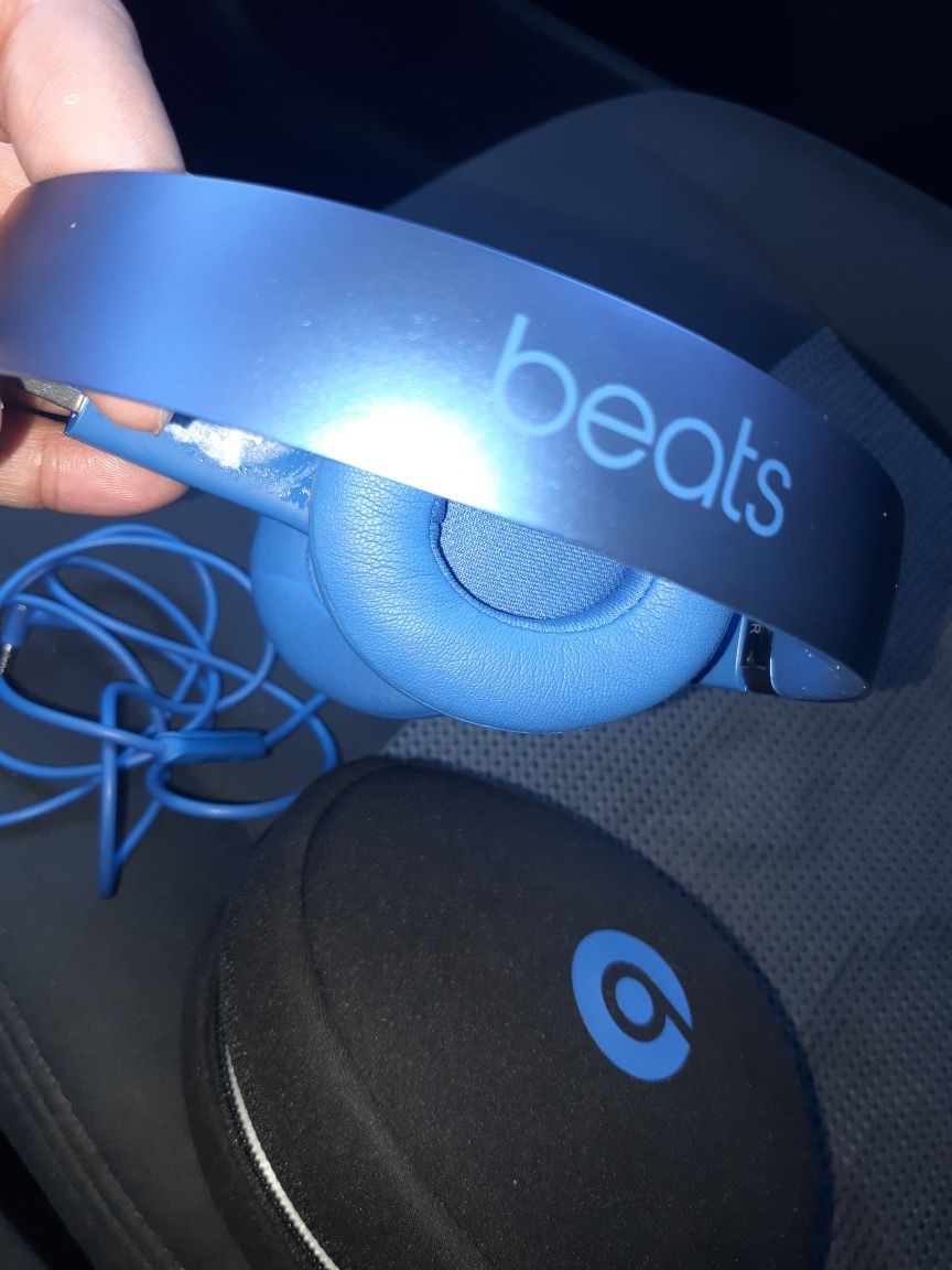 Solo blue Beats headphones - not wireless