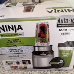 Ninja | Blender | Nutri Pro | Single Serve | For Smoothies, Salsa, Shakes and Frozen Drinks | Includes 2 Smoothie Cups & Lids | Crushes Ice, Fruit & V