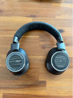 Plantronics 8200. Noise Cancelling.