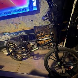 Mongoose Bmx Kids Bike