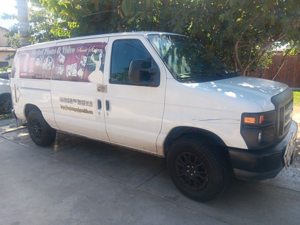 2010 Ford Econoline