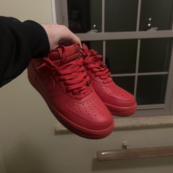 AIR FORCE 1s (SIZE 10.5) 