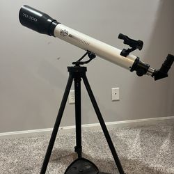 Ed Science Telescope 70-700  Great For Seeing The Moon And Planets 