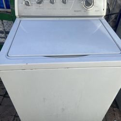 L. A. V. A. D. O. R. A.  