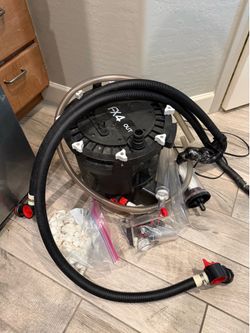 Fluval FX4 Canister Filter Great Condition