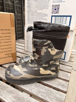Snow Boots Size 11/12