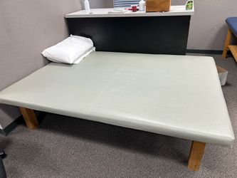 Low mat table
