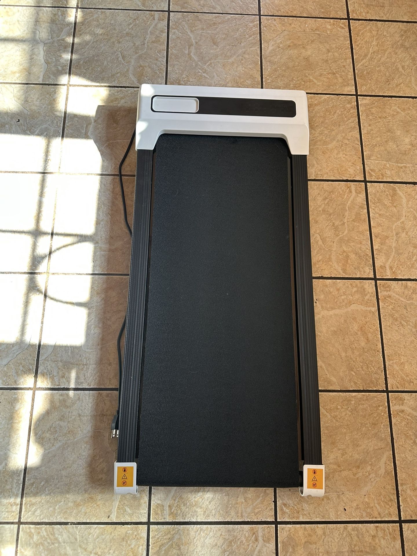 Portable Walking Pad Treadmill (Plug In)