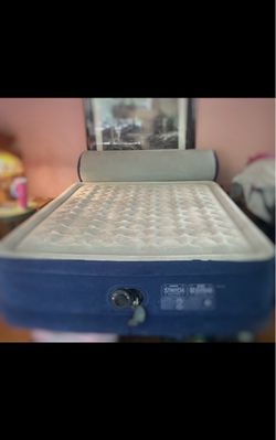 Newish! Intex Queen 18” Dura-Beam Deluxe Raised Air Mattress w/Built-In Pump