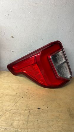 2020 2021 2022 2023 ford explorer driver side taillight