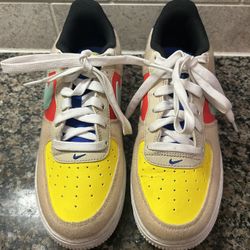 Nike Kid's Air Force 1 LV8 Sneaker Size 4Y