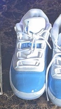 Air Jordan 11 Retro Low UNC