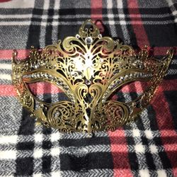 gold masquerade w/ diamond accents 