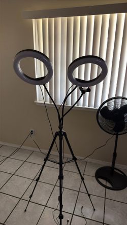 Adjustable double ring light
