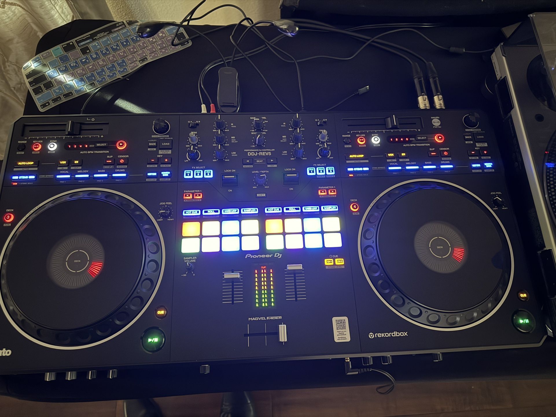 Pioneer DJ DDJ-REV5 Controller – Excellent Condition