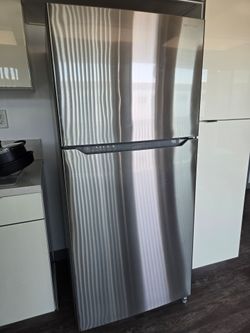 NEED GONE THIS WEEKEND Insignia Stainless Steel Refrigerator
