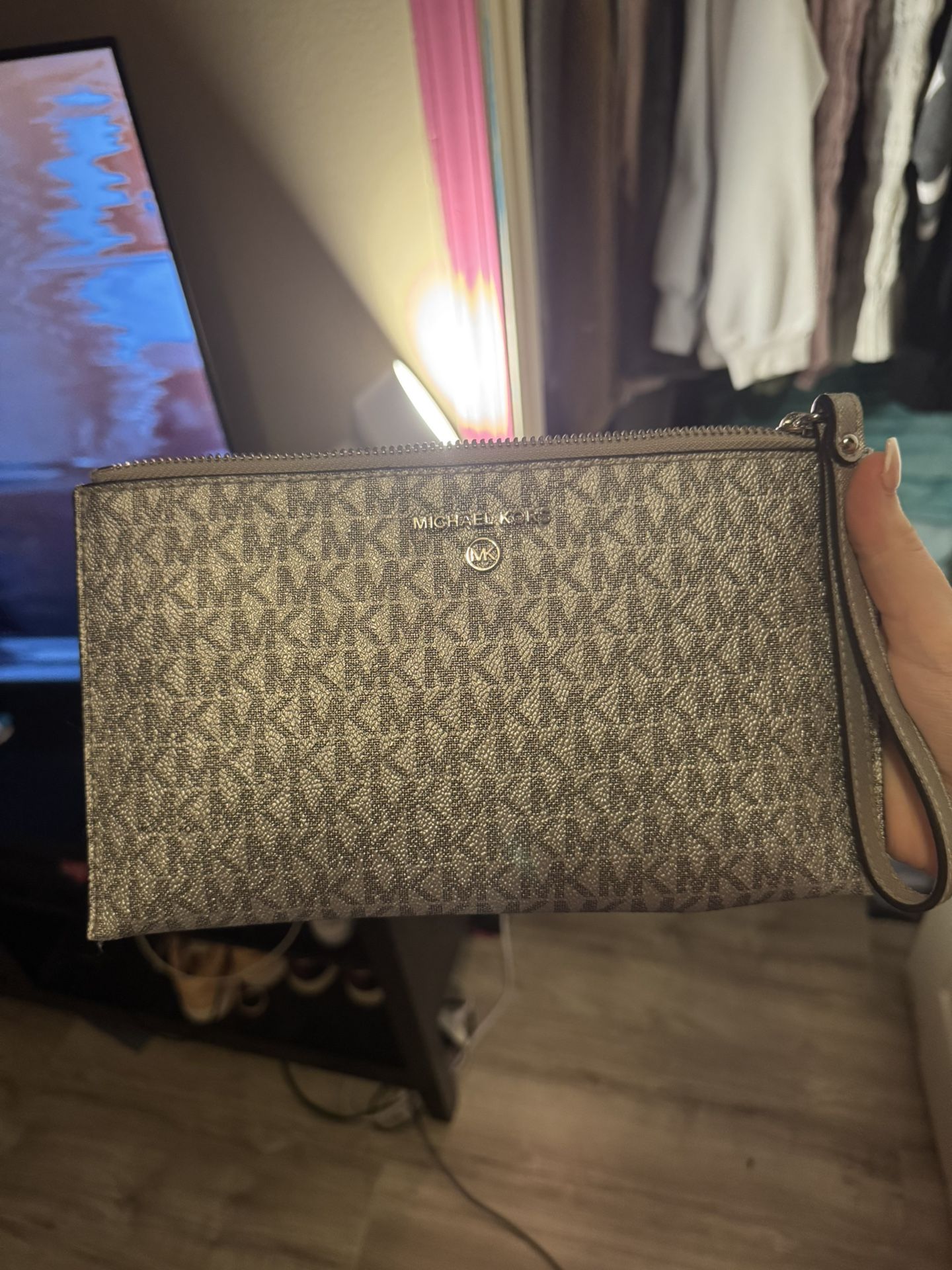 Michael Kors Wristlet