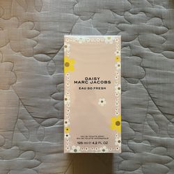Marc Jacobs Daisy Eau So Fresh Pink Perfume 