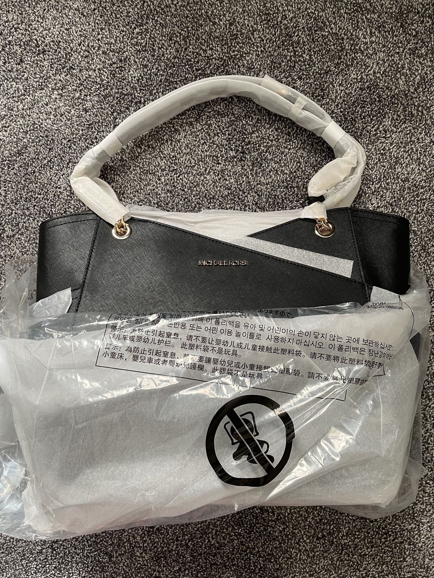 new in packaging michael kors large leather purse/bag