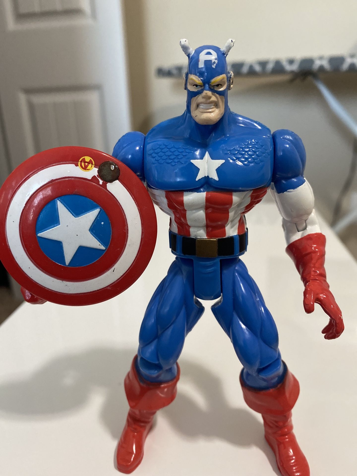 Marvel Captain America Figure Toy Biz 1996 6in (Small Rusted Area On Shield)