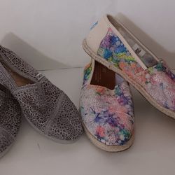 CLEAN EXCELLENT CONDITION 2 pairs SIZE 8M Toms flat lacy shoes $20 FIRM for both!
