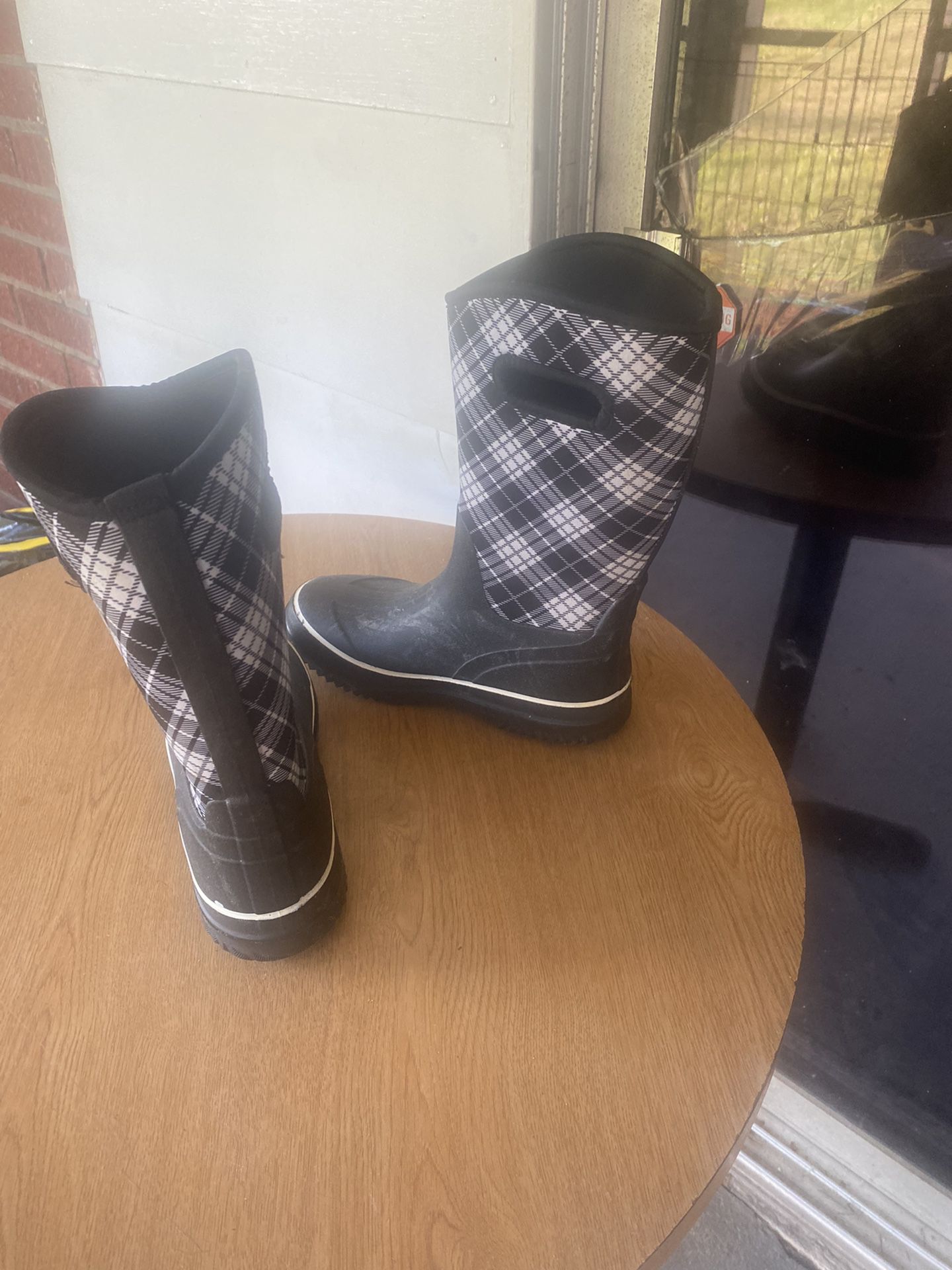 Size 8 Black And White Rain Boots  