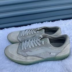 VANS AVE PRO SHOES SIZE 7.5 men’s